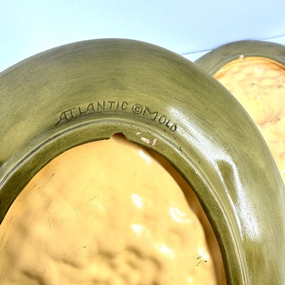 Atlantic Mold 1970s Floral Plaques Set 2 Hand Painted Vintage Retro Cottagecore - Picture 3 of 6